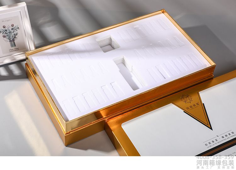 画板 29护肤品金白盒.jpg